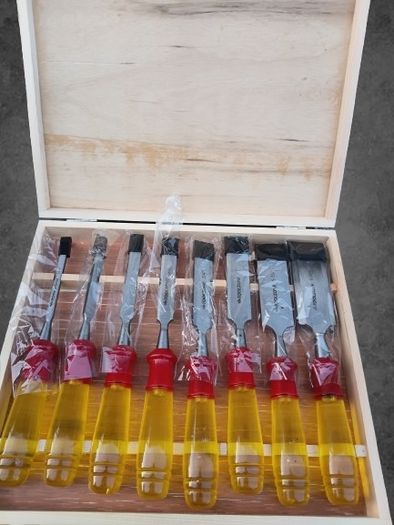 Toolzone 8-piece wood chisel set