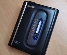 SANYO MGP21 Walkman Cassette Player