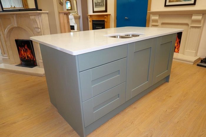 Kitchen worktops, kitchen islands and kitchen cabinets