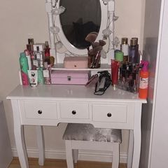 vanity table with mirror and stool