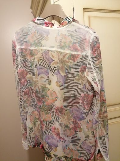 Guess blouse size M