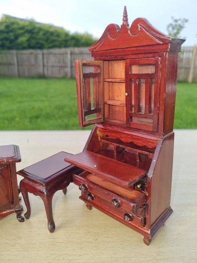 Miniature dolls house furniture set - 3 pieces
