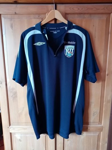 NEW. West Bromwich Albion training top, polo shirt. 06/07. Vintage 2006-07 UNWORN NEW WITH TAG . Size L Large. genuine Umbro WBA football training polo shirt top baggies premiership.