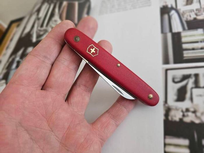 Victorinox Gardening Knife Utility Tool Swiss Army Knife