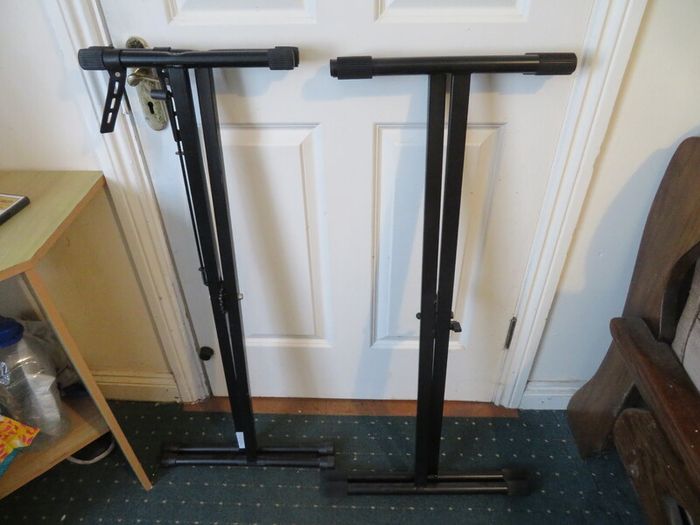 2 folding Piano/keyboard stands