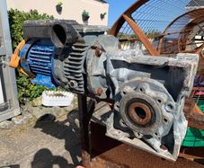 Single phase electric motor with motor Varo gearbo