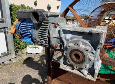 Single phase electric motor with motor Varo gearbo