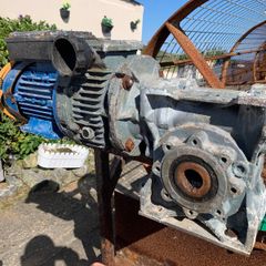 Single phase electric motor with motor Varo gearbo