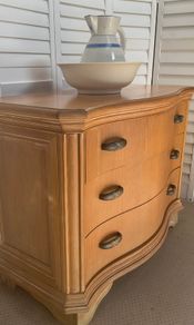Large American Lexington bow front chest of drawers