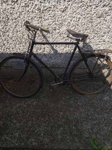 Antique Raleigh gents bike