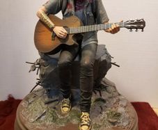 last of us 2 Ellie statue