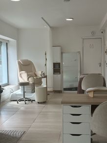 Nail salon opportunity