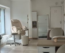 Nail salon opportunity