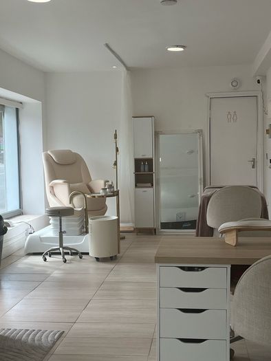 Nail salon opportunity
