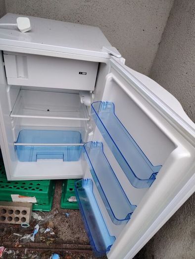 Under counter fridge