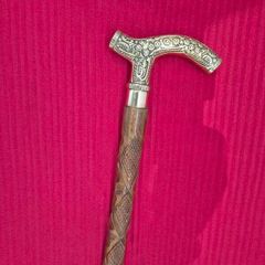 Vintage Style Brass & Carved Wood Walking Cane (84cm)