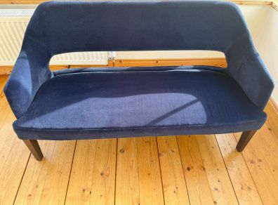 Two-seater settee/loveseat