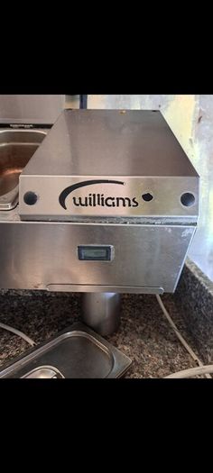 Pizza Prep area/Fridge