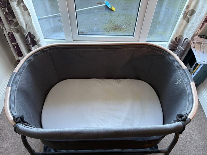 Maxi-Cosi Iora Bedside Crib Excellent Condition