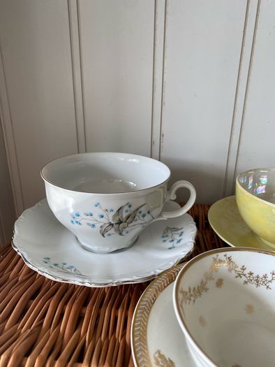 cups  & saucers - vintage china