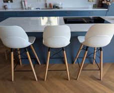 3x Shoreditch K Frame Mid-Height Kitchen Bar Stools (White & Beech)