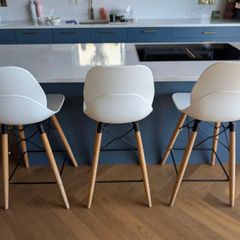 3x Shoreditch K Frame Mid-Height Kitchen Bar Stools (White & Beech)