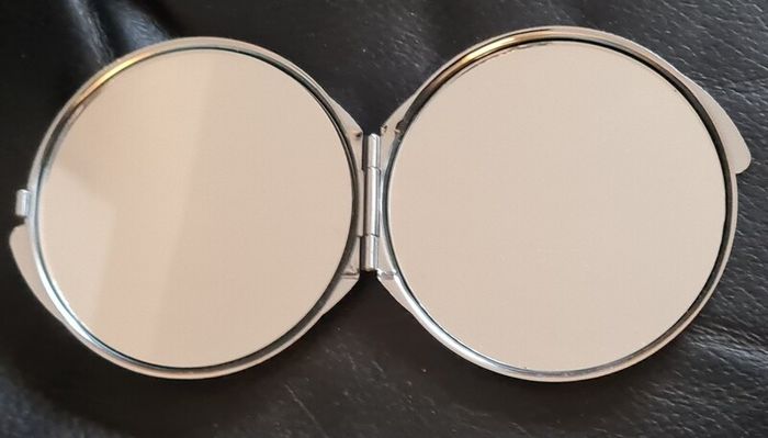 Louis Vuitton Mirror compact