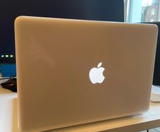 Apple Macbook (13-inch, Mid-2010)