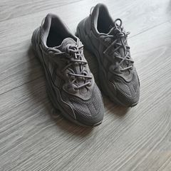 Genuine women's Ozweego trainers UK7.5