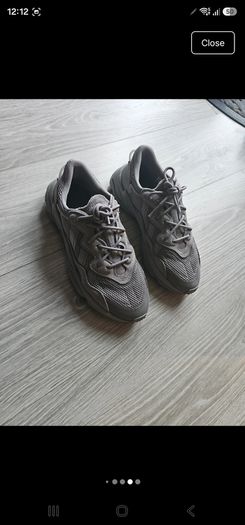 Genuine women's Ozweego trainers UK7.5