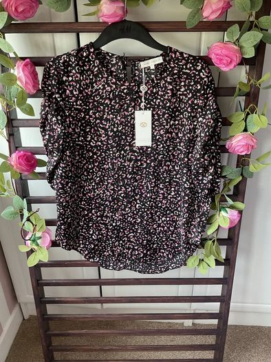 top Bnwt black patterned round neck top Marc Angelo brand size 12