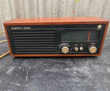 Vintage Roberts RM20 radio c1970