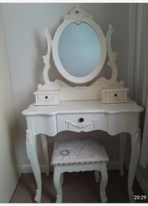 French style dressing table