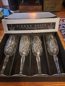 Vienna Suite 24% Lead Crystal Champagne Flutes