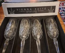Vienna Suite 24% Lead Crystal Champagne Flutes