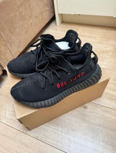 Yeezy boost 350 v2