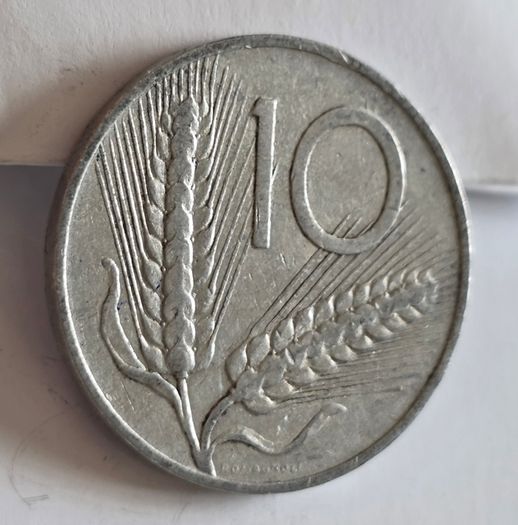 Italy 10 Lire 1951 Rome R