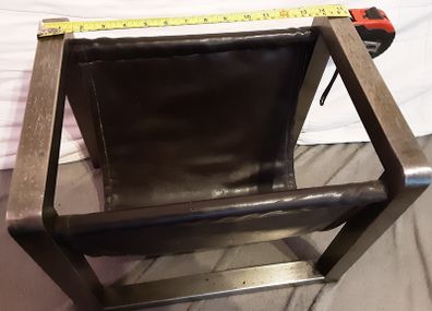 log holder/magazine rack