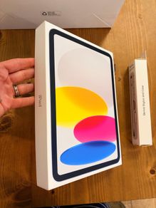 BRAND NEW Apple iPad A16 11" 128GB Wi-Fi Tablet - Silver
