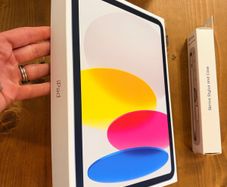 BRAND NEW Apple iPad A16 11" 128GB Wi-Fi Tablet - Silver