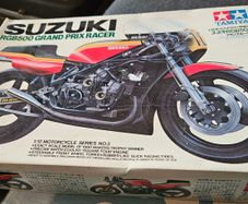 Suzuki RGB500 Grand Prix Racer 1/12 Scale Model