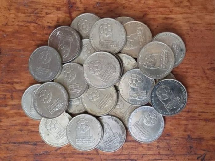 USA 1994 World Cup Ireland Football Team Coin Collection