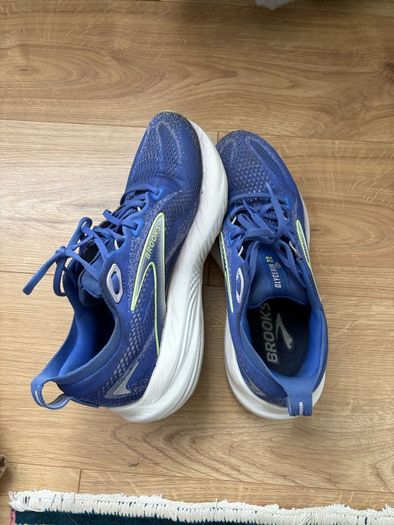 Brooks Women's Glycerin Gts 22Sneaker Size 8(42)