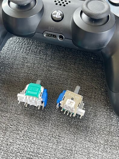 PS4 Controller - DualShock 4 V1 Upgraded with TMR HallEffect Joysticks K-Silver J13 PRO+
