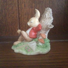 ROYAL DOULTON miniature Rabbit ornament  William bunnykins asleep in the sun