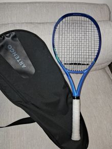 Yonex Ezone 100 with Artengo racket bag