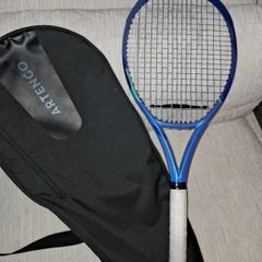 Yonex Ezone 100 with Artengo racket bag
