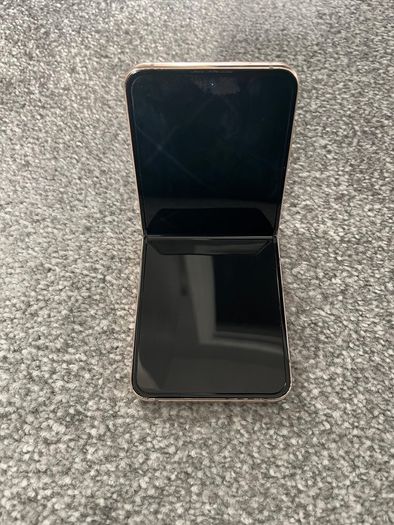samsung galaxy Z flip 4