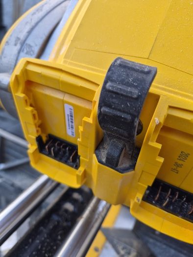 Dewalt Dhs780n 54v Xr Flexvolt 305mm Mitre Saw