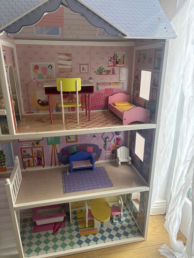 Doll house
